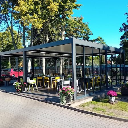 Juras Brize Hotell Ventspils Eksteriør bilde
