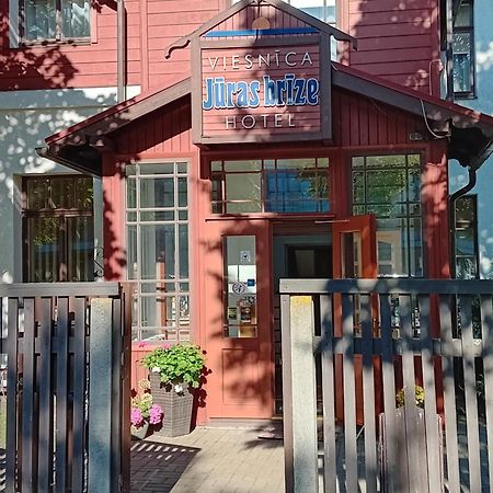 Juras Brize Hotell Ventspils Eksteriør bilde