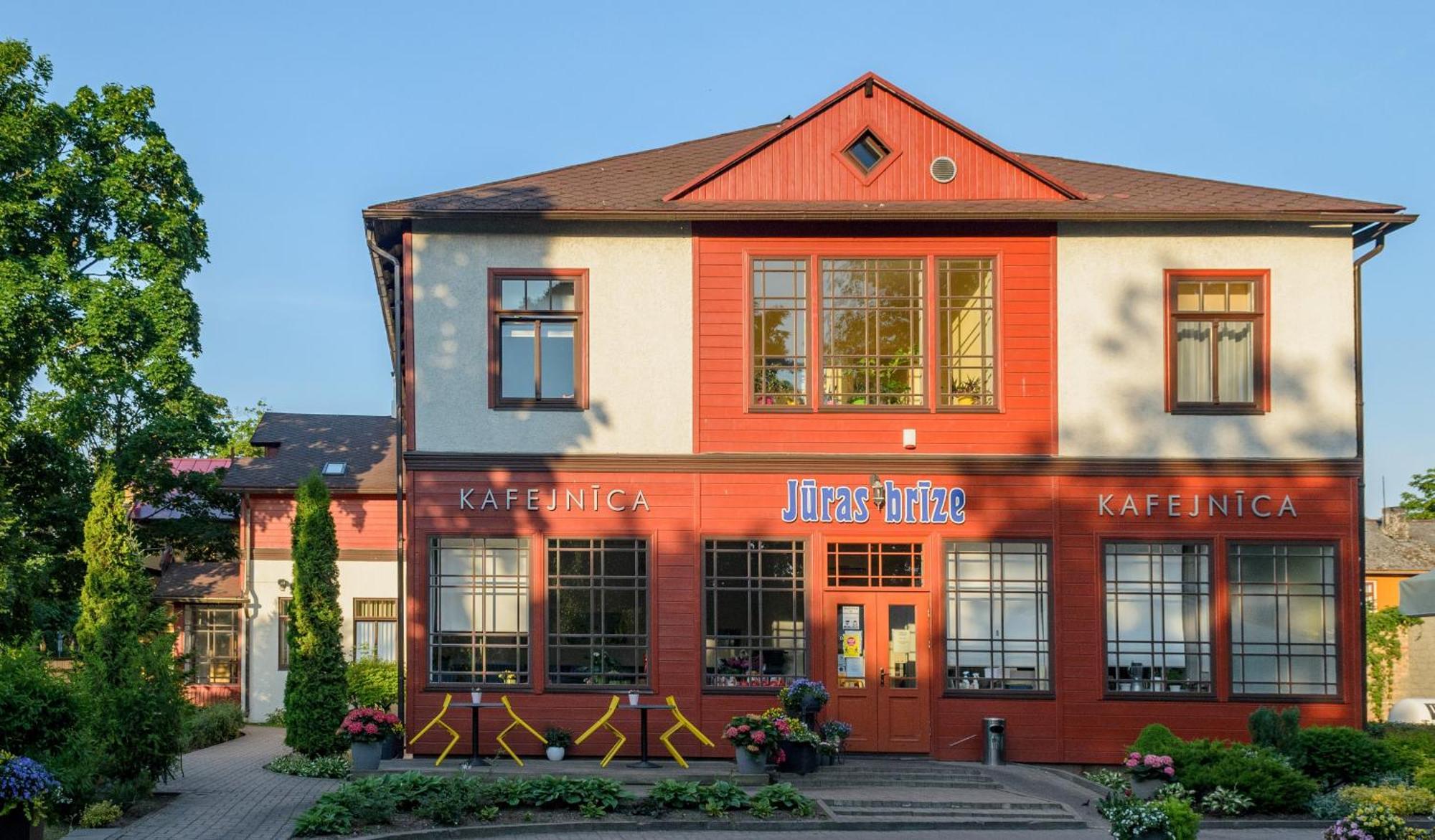 Juras Brize Hotell Ventspils Eksteriør bilde