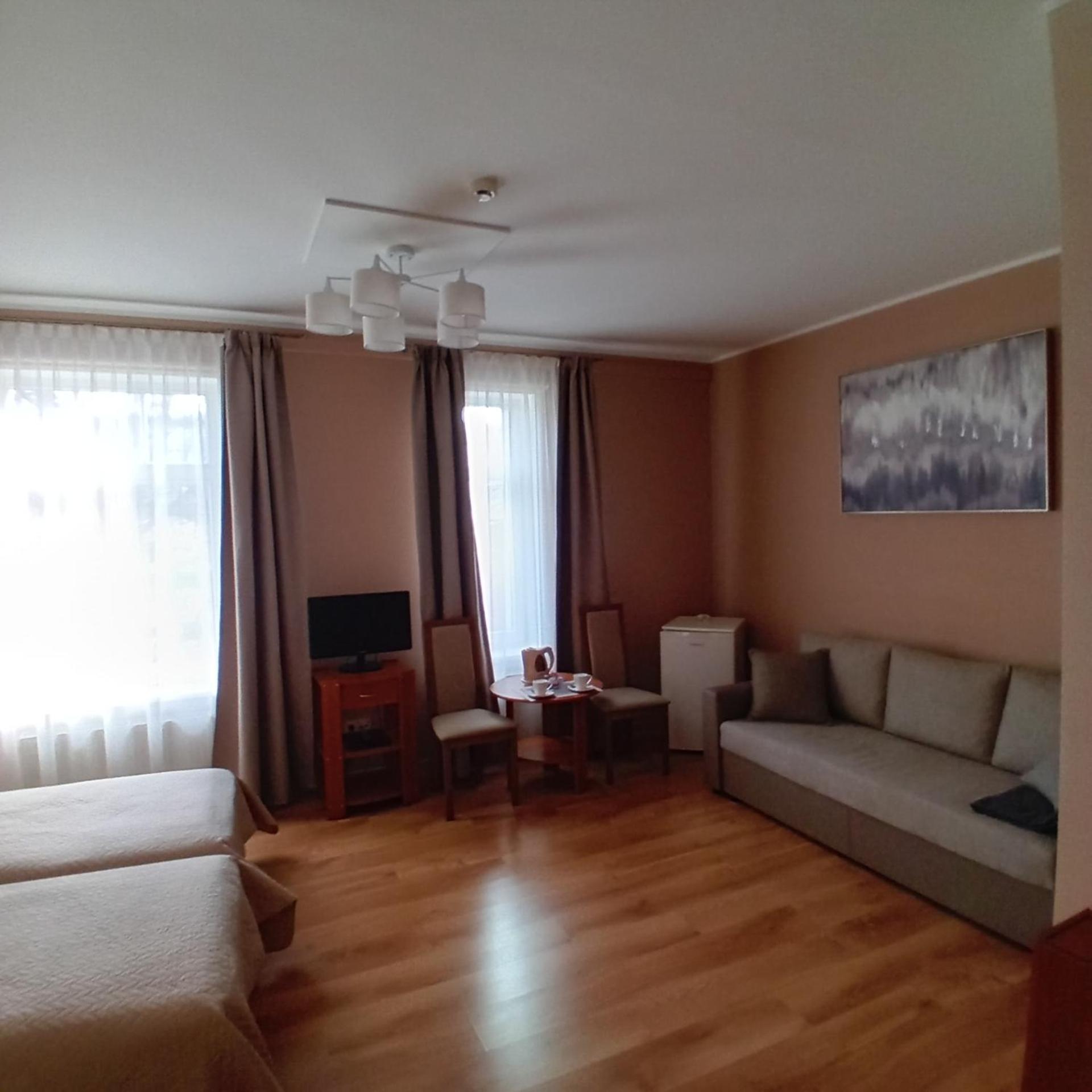 Juras Brize Hotell Ventspils Eksteriør bilde