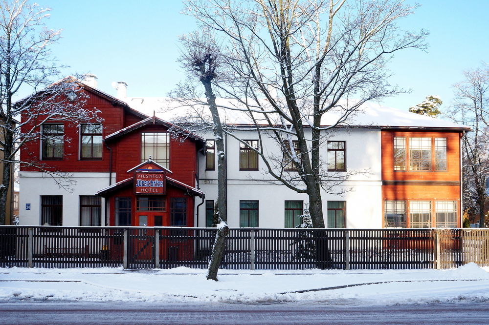 Juras Brize Hotell Ventspils Eksteriør bilde
